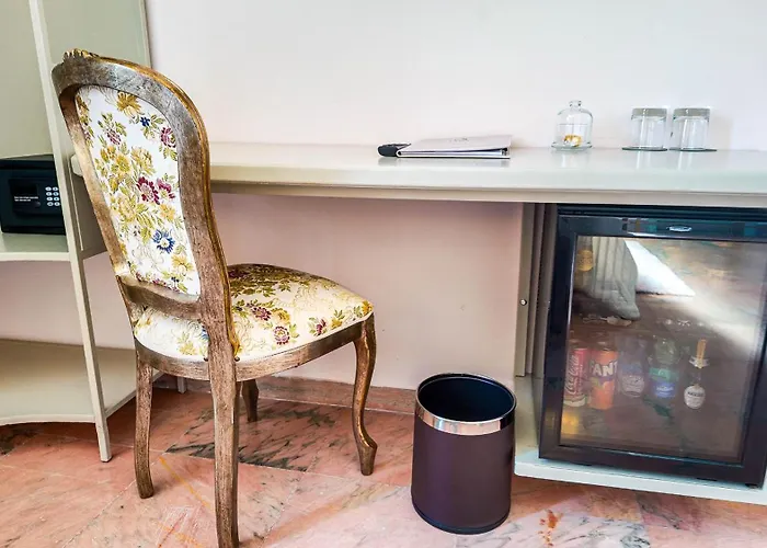 Готель L'avvenire